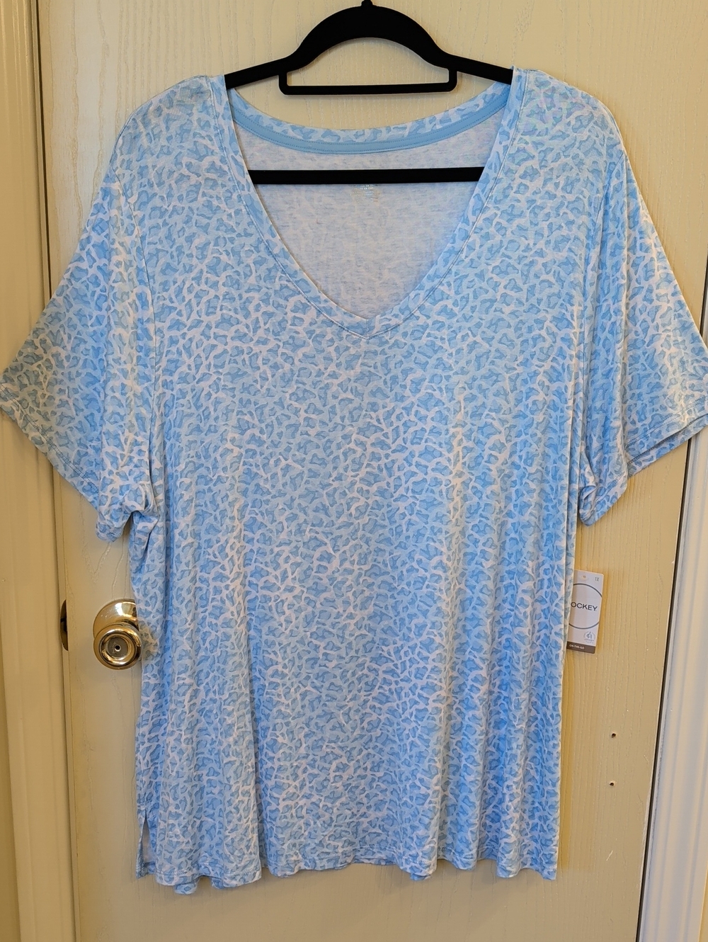 NWT Jockey Light Blue V-Neck Top Women’s 1X Side Slit Rayon Blend Stretch Blouse